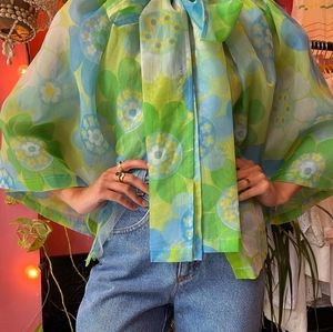 Vintage 70s floral capelet!
